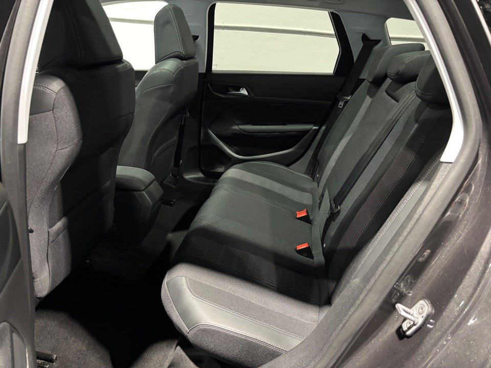 Peugeot 308 1,2 PureTech 130 Infinity SW 5d