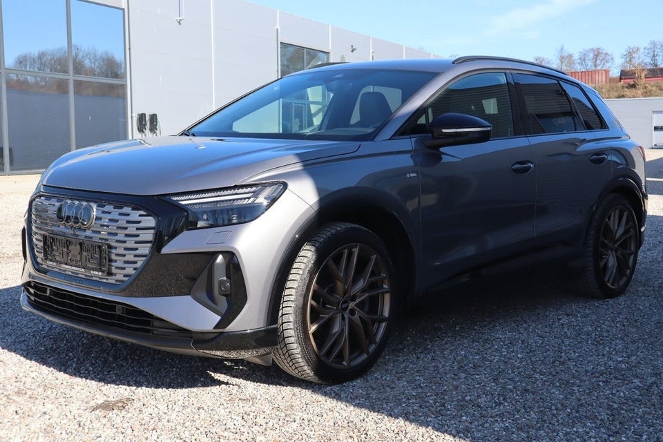 Audi Q4 e-tron 45 S-line quattro 5d