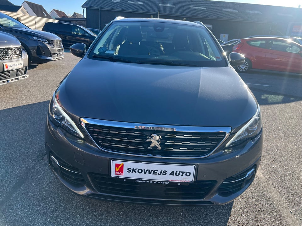 Peugeot 308 1,5 BlueHDi 130 Selection Sky SW 5d