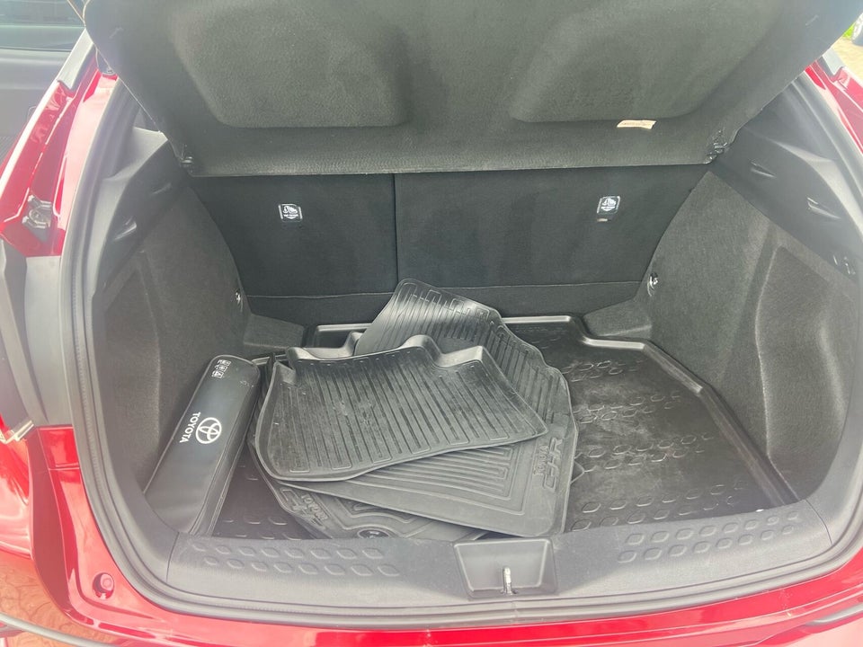 Toyota C-HR 1,8 Hybrid C-LUB Premium Selected CVT 5d