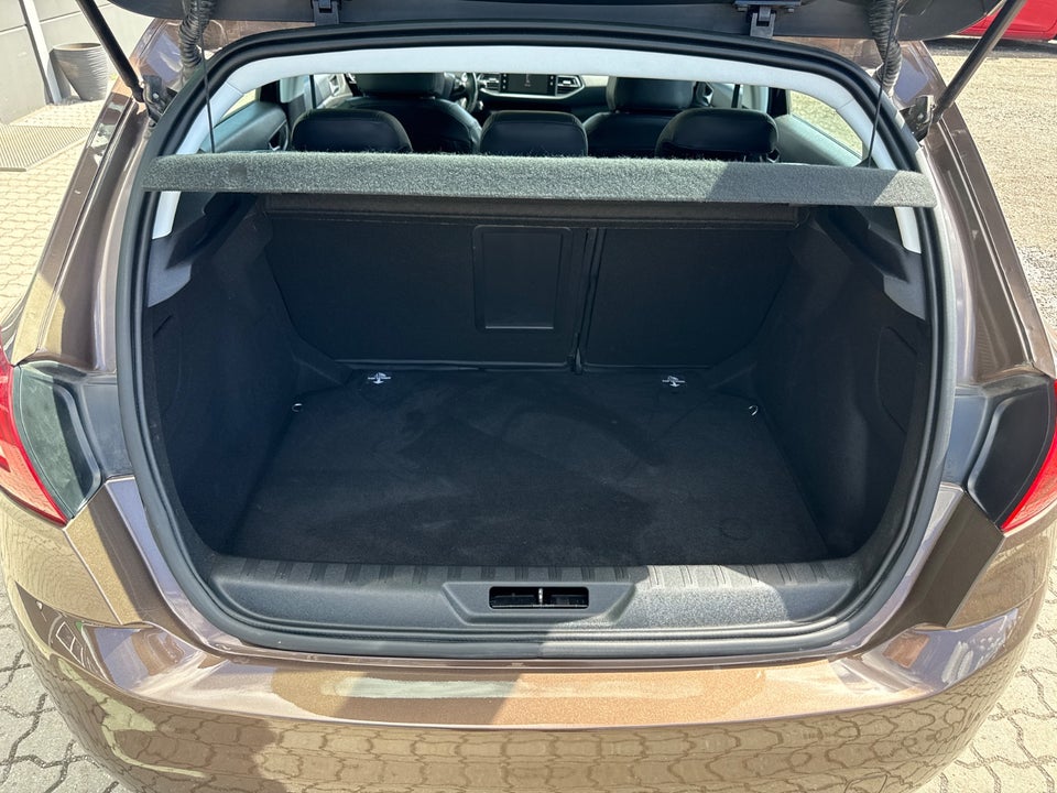 Peugeot 308 1,6 THP 125 Active 5d