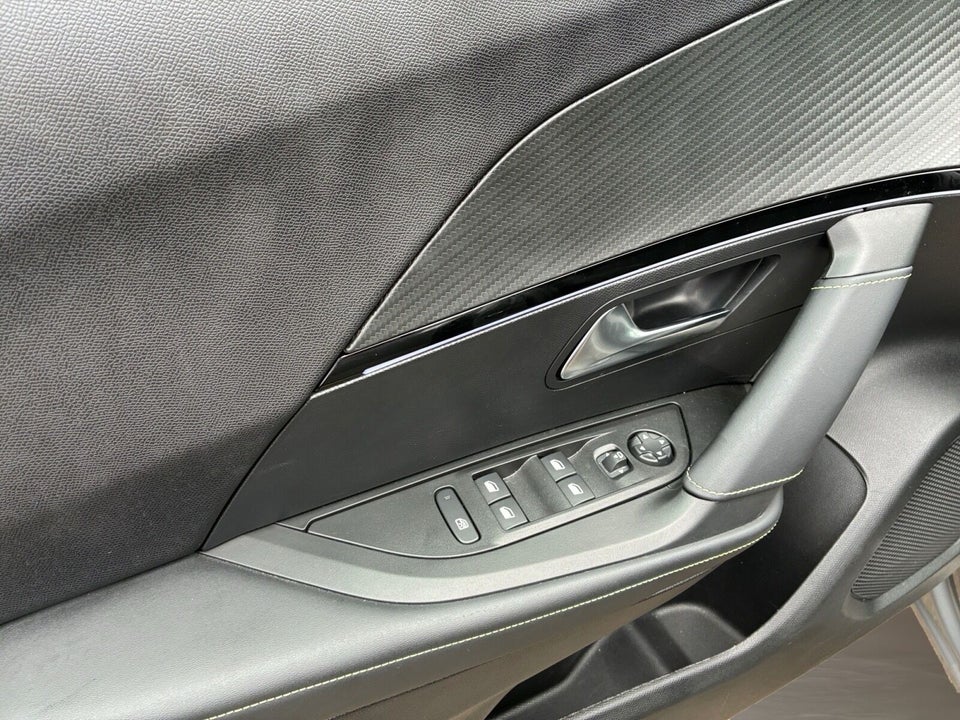 Peugeot e-2008 54 GT 5d