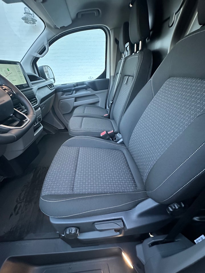 Ford E-Transit Custom 340L 64 Trend