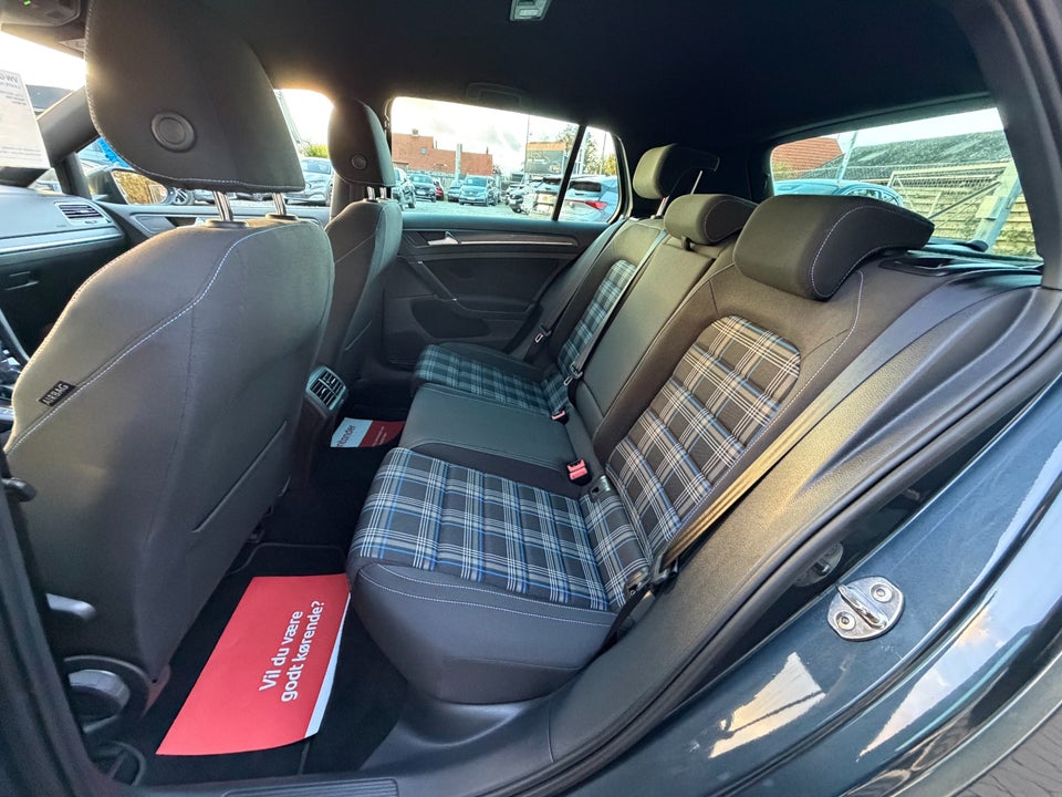 VW Golf VII 1,4 GTE DSG 5d