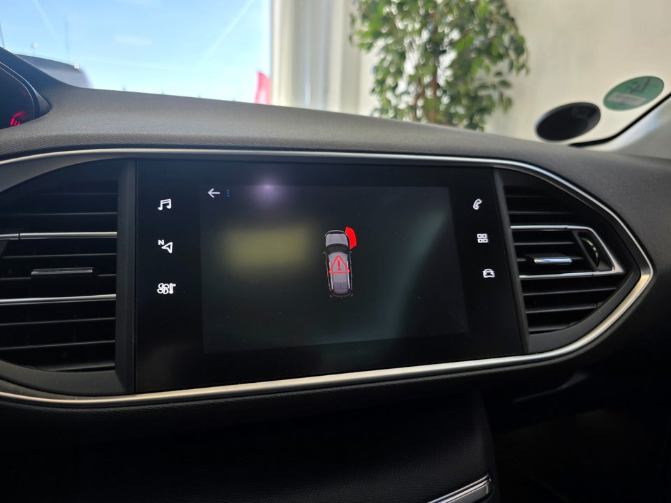 Peugeot 308 1,5 BlueHDi 130 Prestige SW 5d