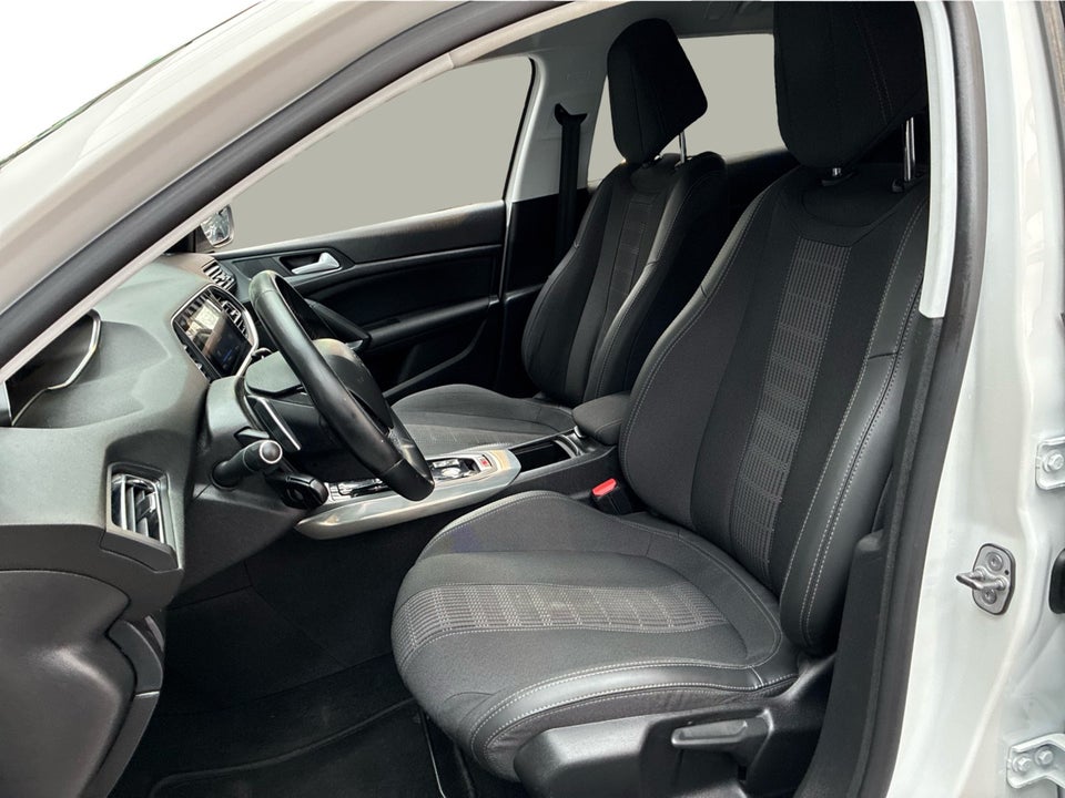 Peugeot 308 1,5 BlueHDi 130 Allure Pack SW EAT8 5d