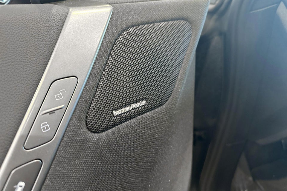 BMW iX xDrive60 Fully Charged 5d