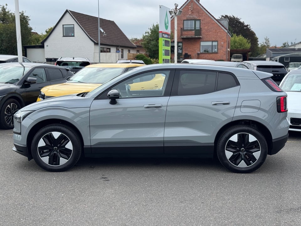 Volvo EX30 Standard Range Plus 5d