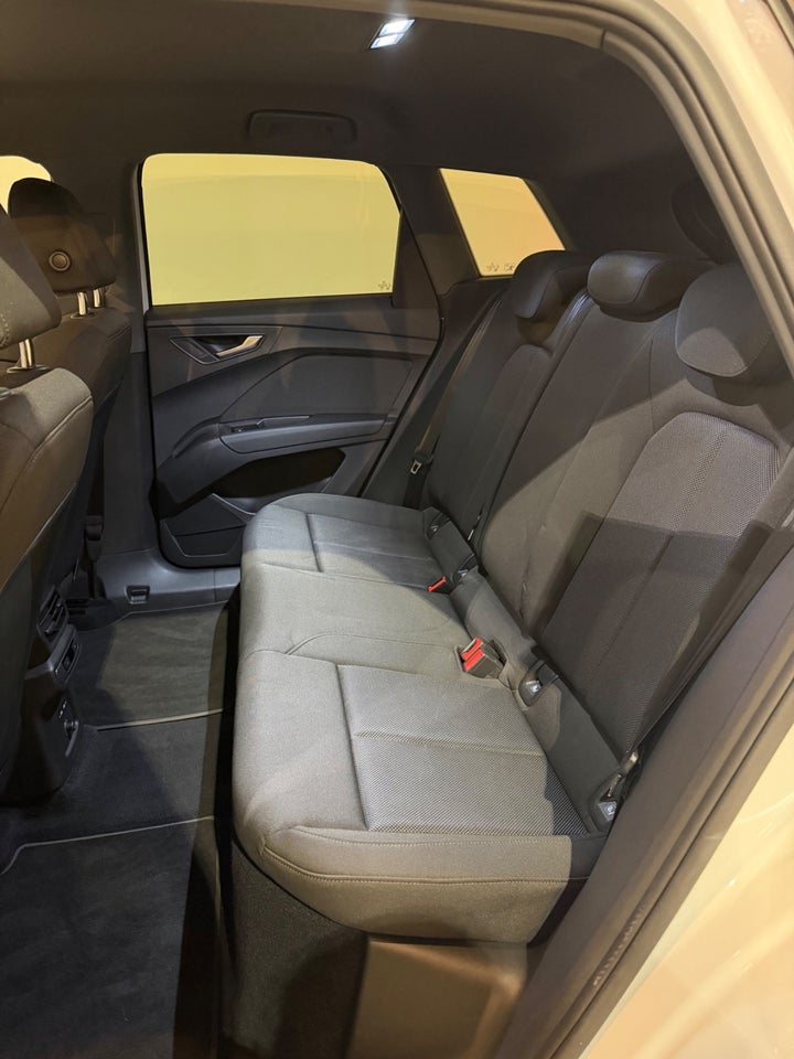 Audi Q4 e-tron 40  5d