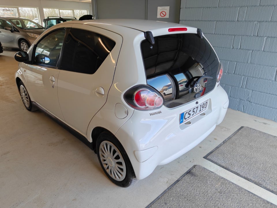Toyota Aygo 1,0 VVT-i T2 5d