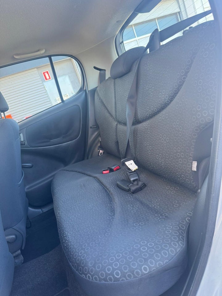 Toyota Yaris 1,0 Sol MMT 5d