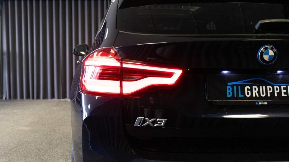 BMW iX3 Charged 5d