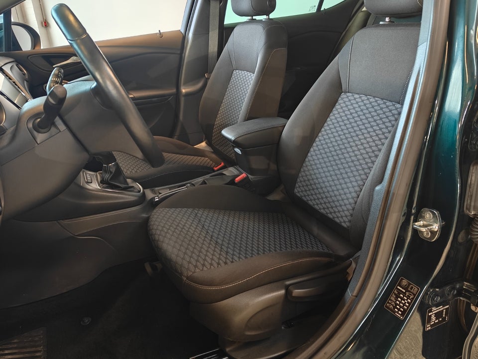 Opel Astra 1,6 CDTi 110 Enjoy 5d