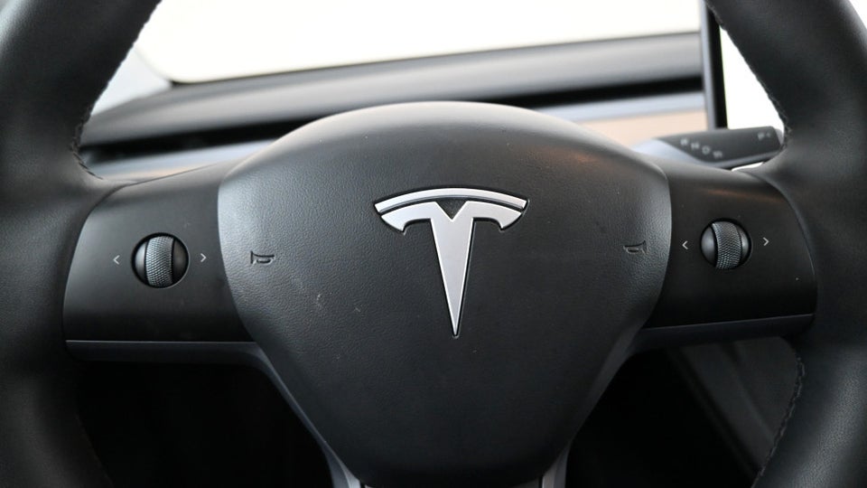 Tesla Model Y Long Range AWD 5d
