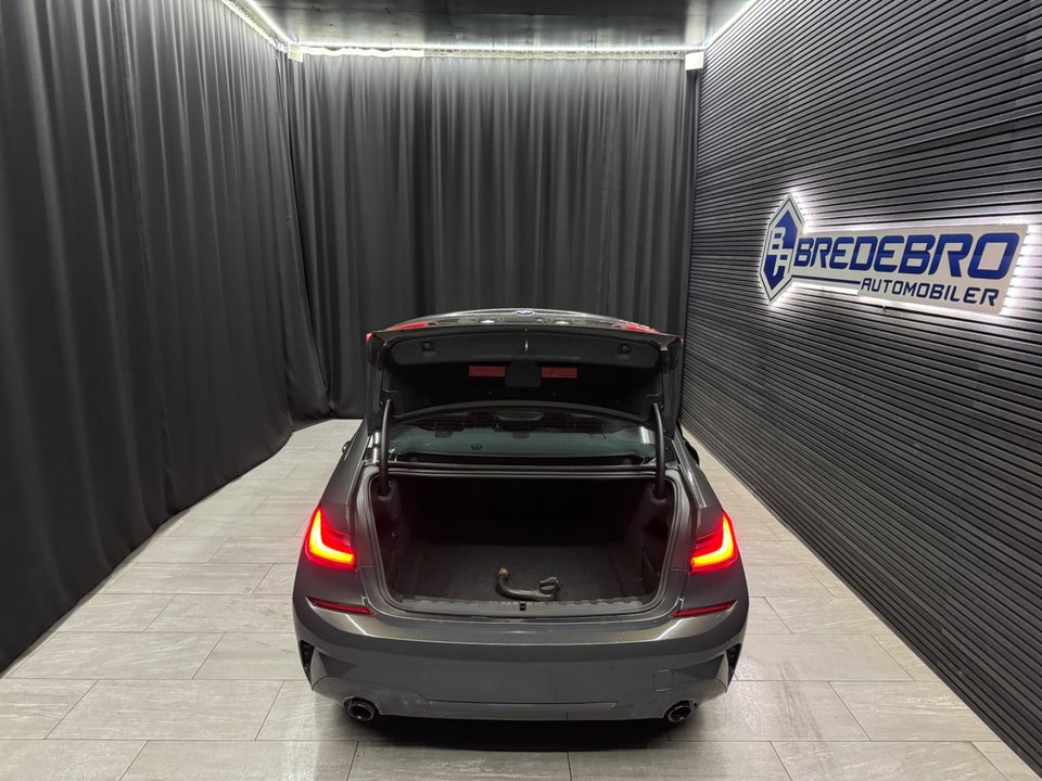 BMW 330i 2,0 M-Sport aut. 4d