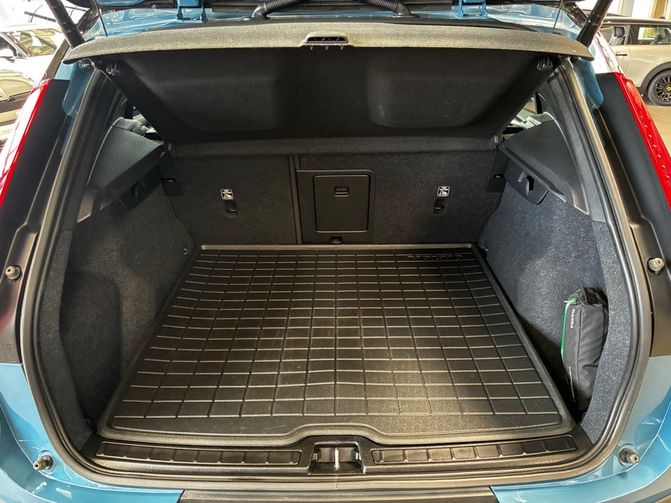 Volvo XC40 P6 ReCharge Plus 5d