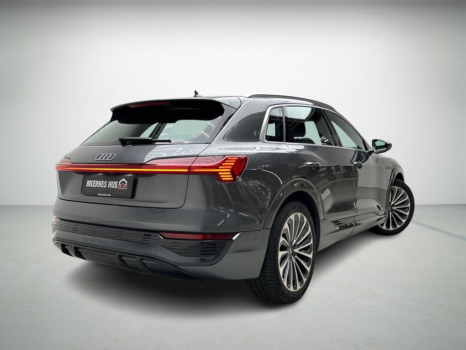 Audi Q8 e-tron 55 S-line quattro 5d