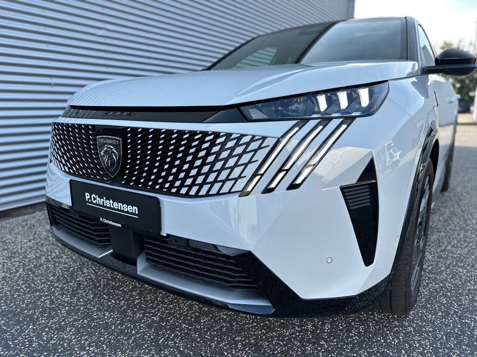 Peugeot e-3008 77 GT Pack 5d