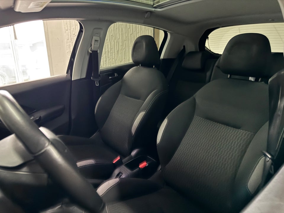 Peugeot 208 1,6 BlueHDi 100 Desire Sky 5d