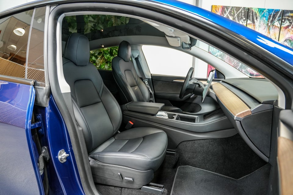 Tesla Model Y Long Range AWD 5d