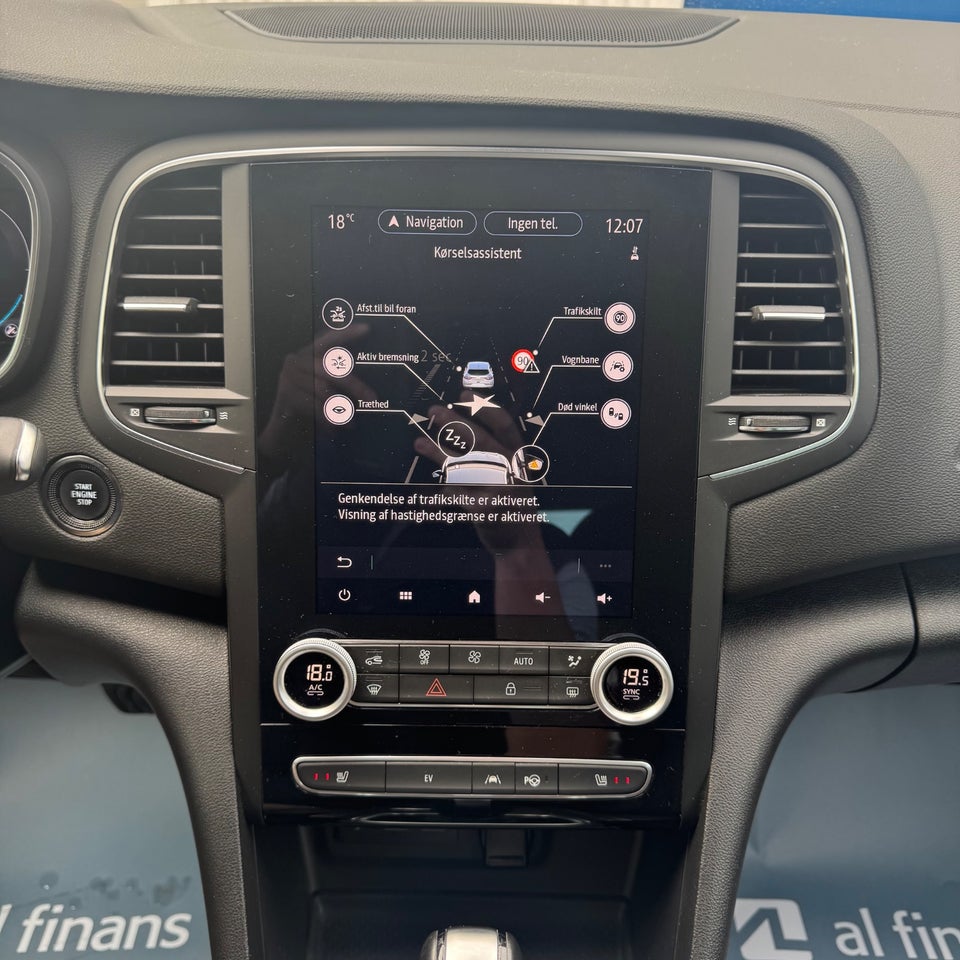Renault Megane IV 1,6 E-Tech Intens 5d