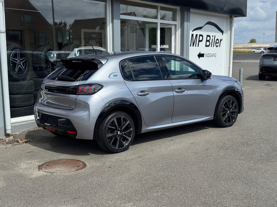 Peugeot e-208 50 GT 5d