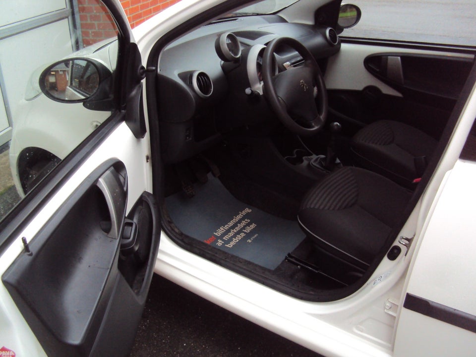 Peugeot 107 1,0 Active 5d