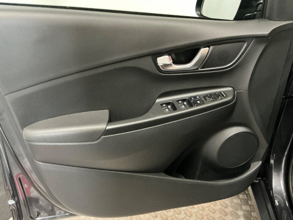 Hyundai Kona 39 EV Essential 5d