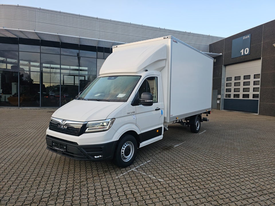 MAN TGE 2,0 3.180 L4 Box m/lift aut. FWD