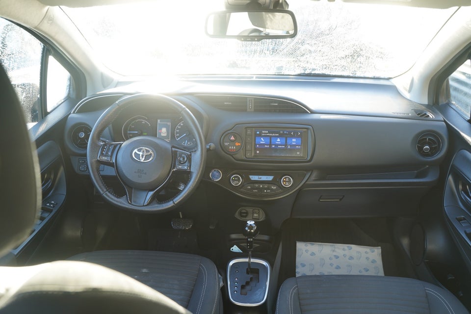 Toyota Yaris 1,5 Hybrid H3 Limited e-CVT 5d