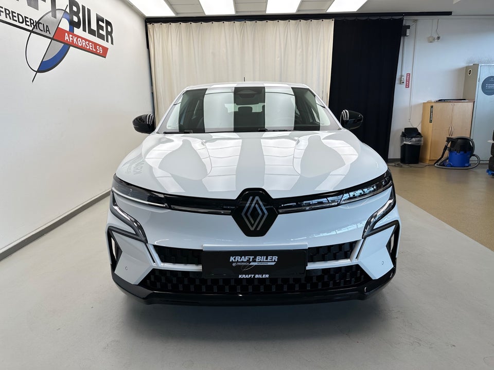 Renault Megane E-Tech 40 Equilibre 5d