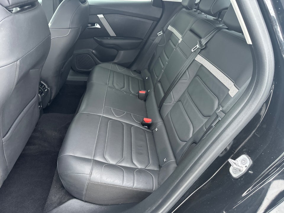 Citroën ë-C4 X 50 Shine 4d