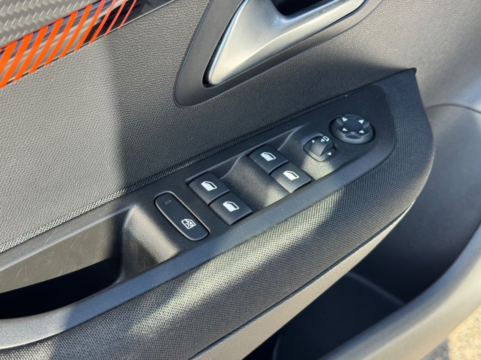 Peugeot 208 1,2 PureTech 75 Active 5d