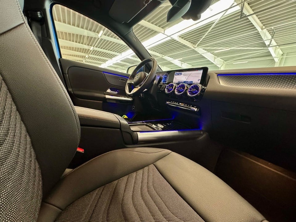 Mercedes EQA300 Progressive 4Matic 5d