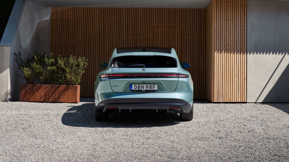 NIO ET5 Touring 75 Standard Range 5d