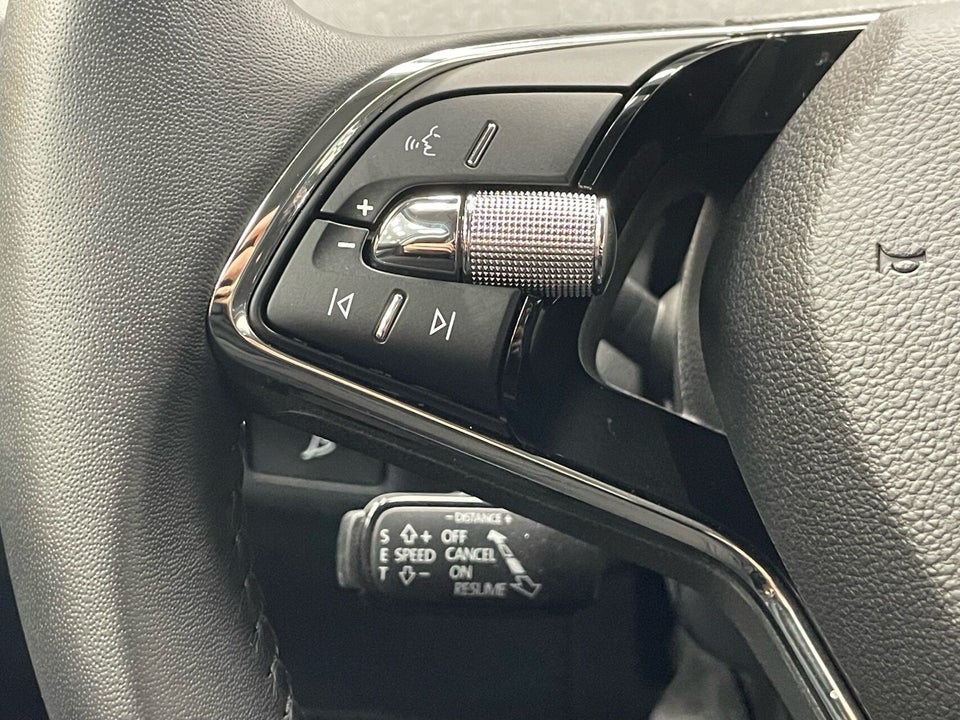 Skoda Enyaq 60 iV Loft 5d