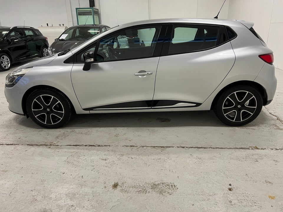 Renault Clio IV 0,9 TCe 90 Expression 5d