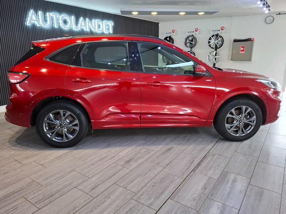 Ford Kuga 2,5 PHEV ST-Line CVT 5d