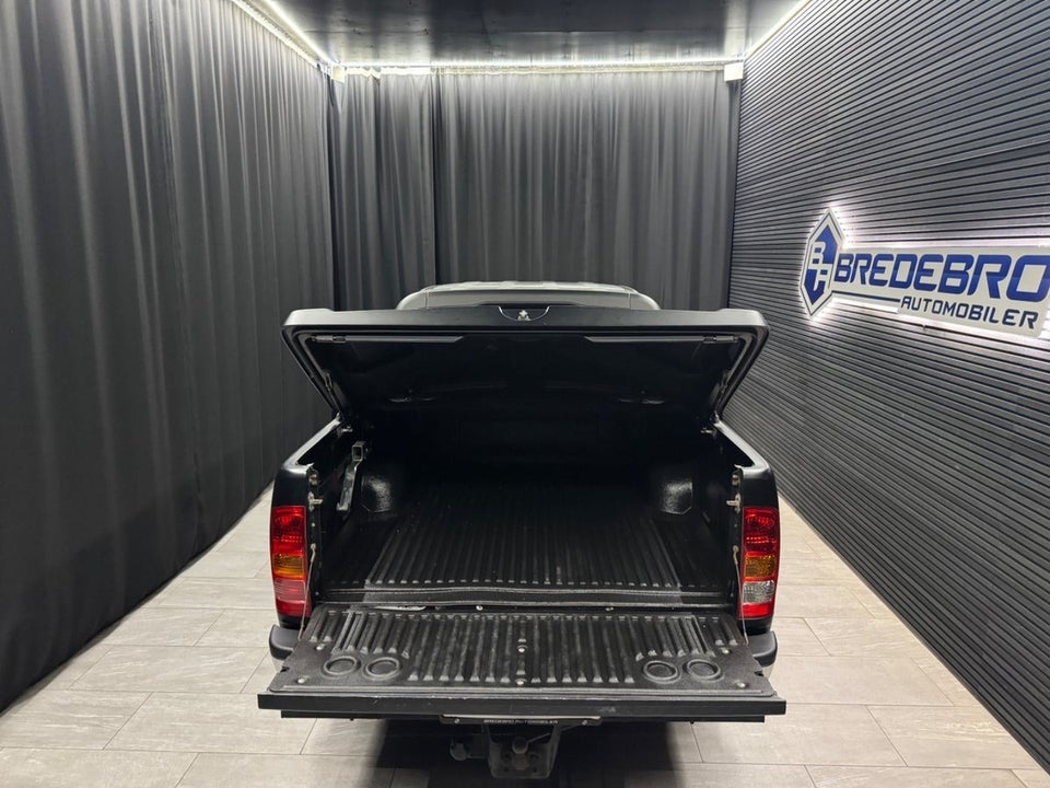 Toyota HiLux 3,0 D-4D Db.Kab 4x4 SR5 4d