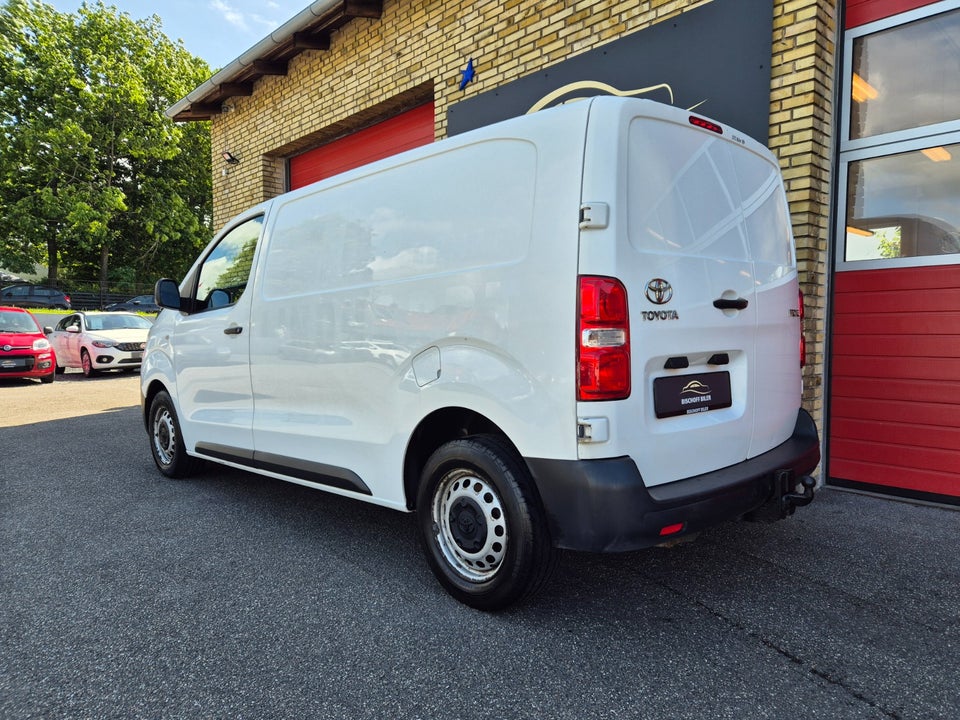 Toyota ProAce 2,0 D 120 Medium Comfort 6d