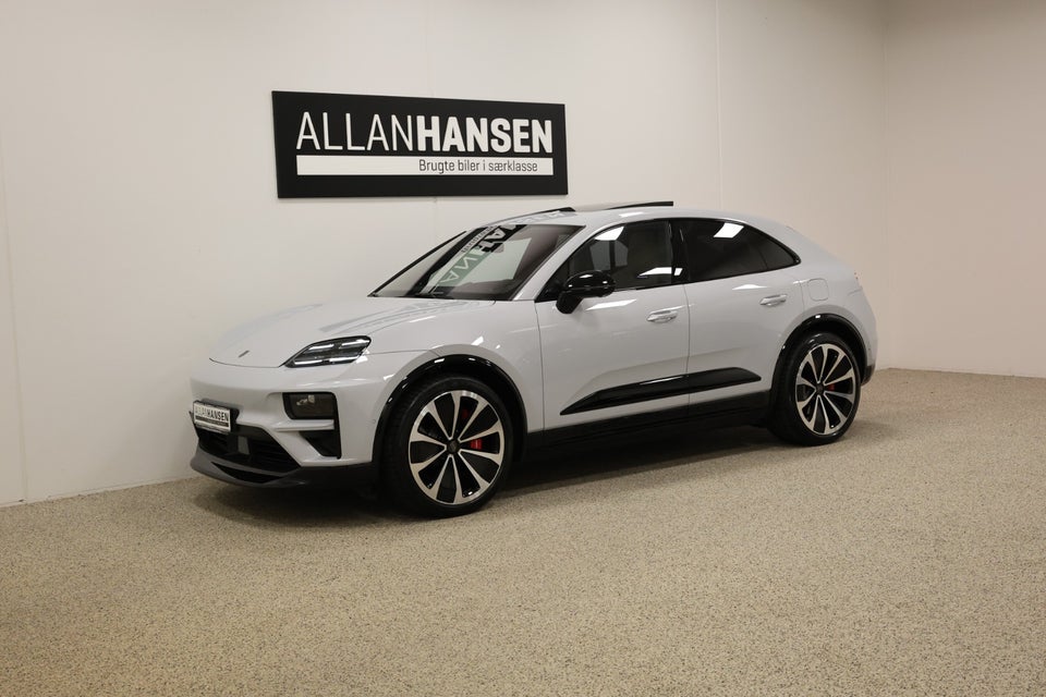 Porsche Macan Turbo 5d