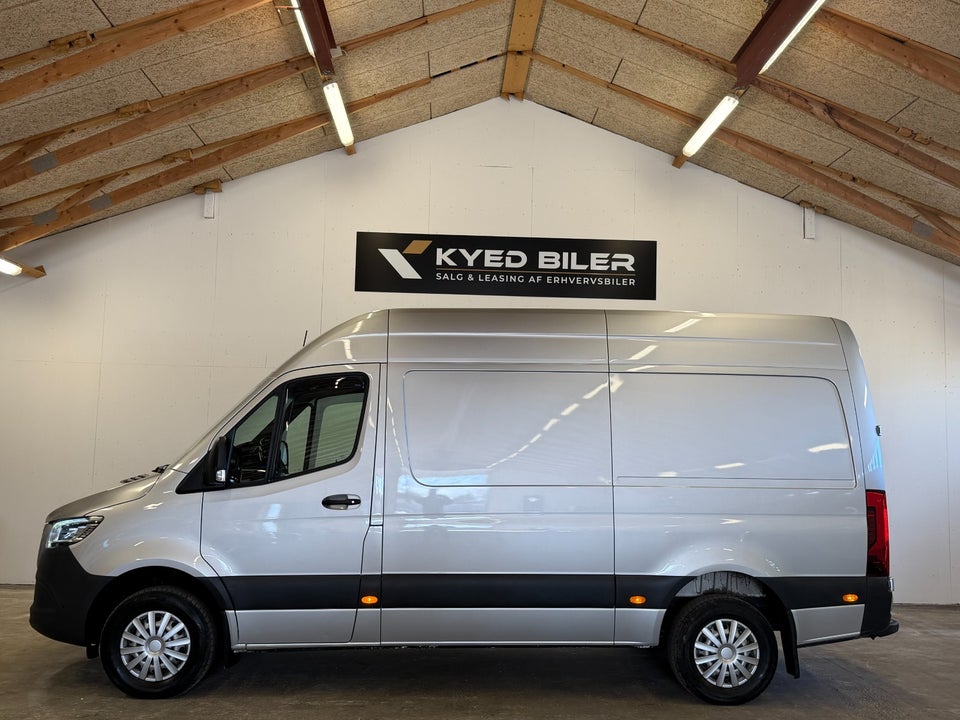 Mercedes Sprinter 319 2,0 CDi A2 Kassevogn aut. RWD