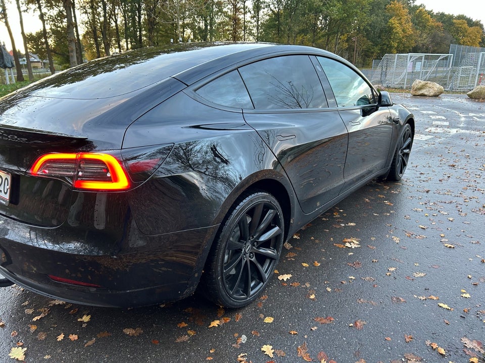 Tesla Model 3 Long Range AWD 4d