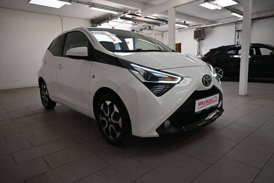 Toyota Aygo 1,0 VVT-i x-cellence Connect 5d