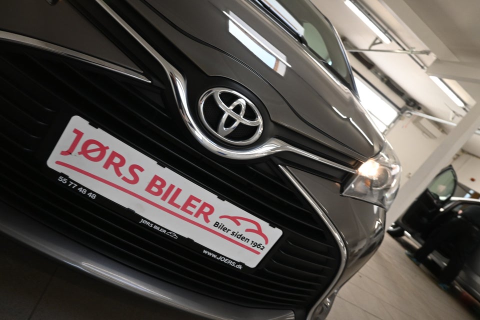 Toyota Yaris 1,3 VVT-i T2 Komfort 5d