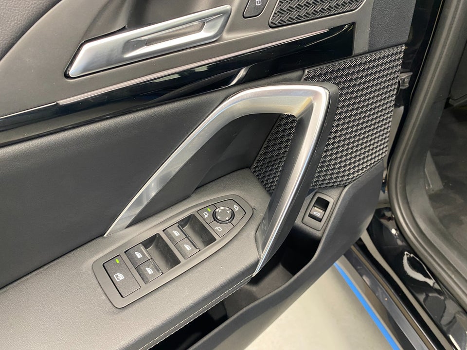 BMW iX1 xDrive30 X-Line 5d