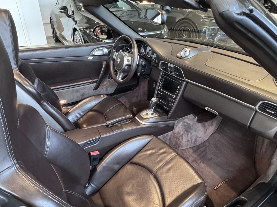 Porsche 911 Carrera 4S 3,8 Cabriolet PDK 2d