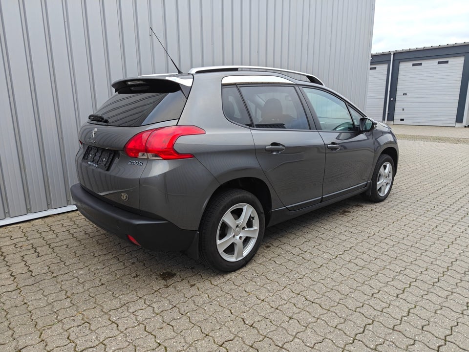 Peugeot 2008 1,2 VTi 82 Active Sky 5d