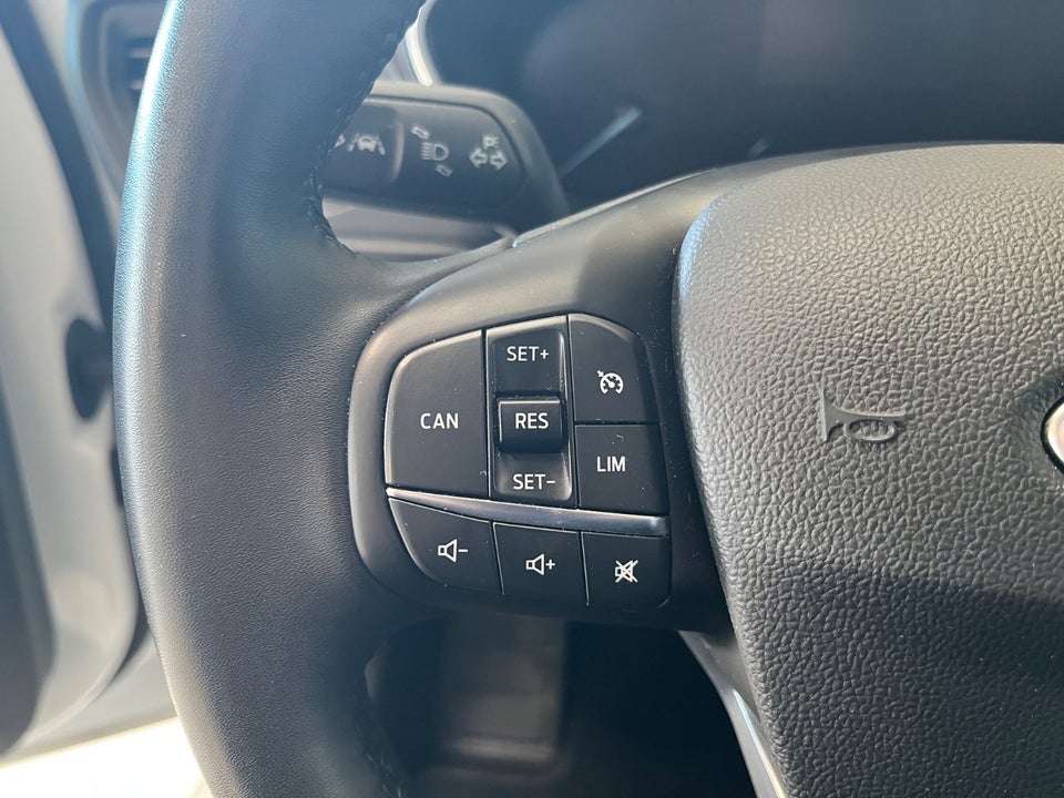 Ford Focus 1,0 EcoBoost mHEV Titanium stc. DCT 5d