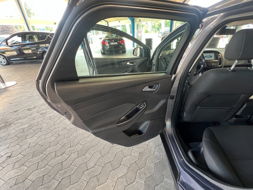 Ford Focus 1,0 SCTi 125 Business stc. aut. 5d